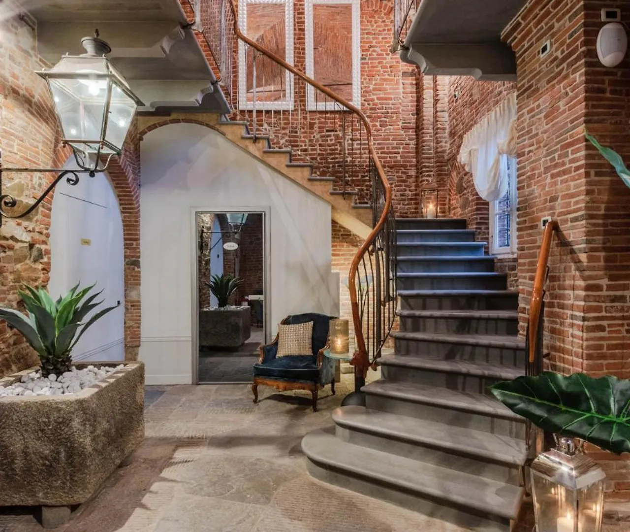 Lucca Heritage Retreat Italy